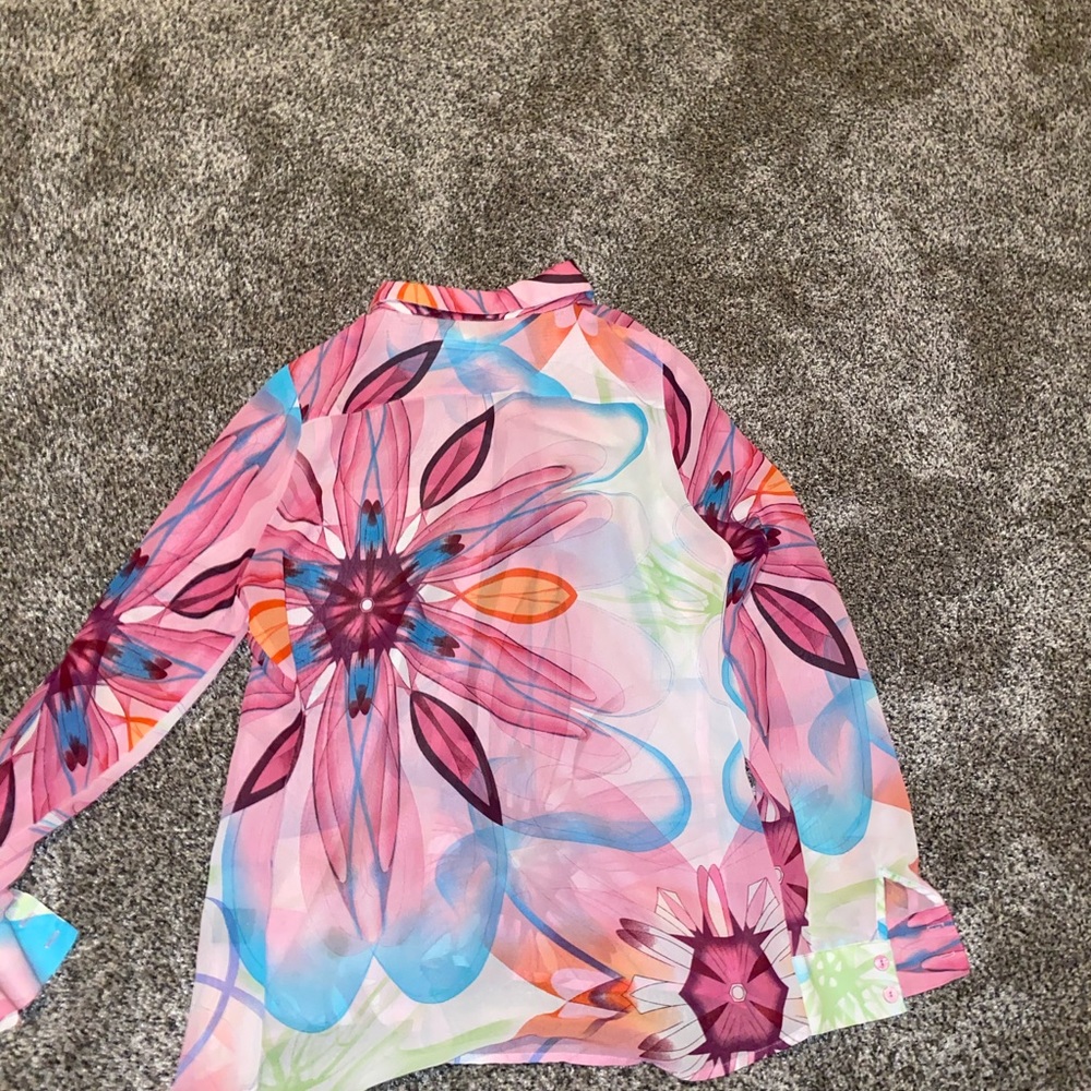 Floral blouse - Picture 3 of 4